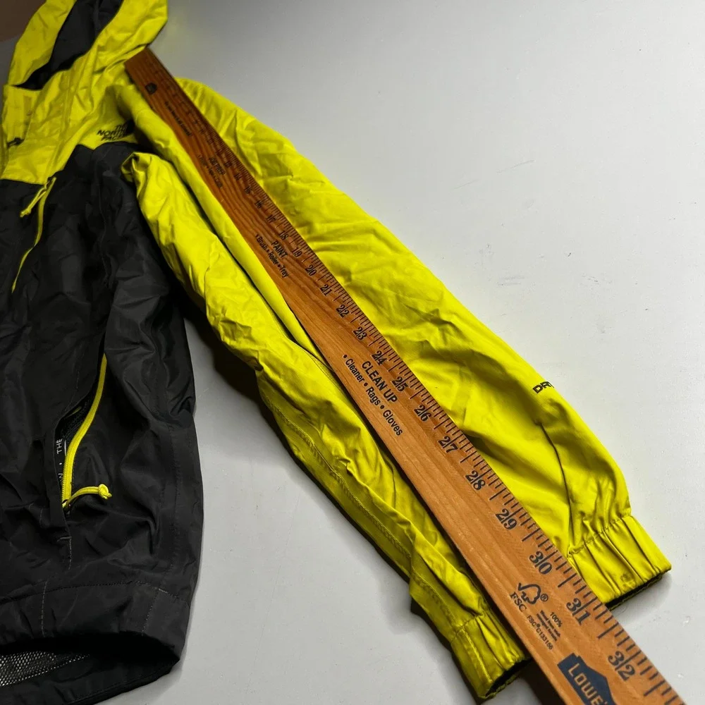 The North Face DryVent Rain Jacket Mens Medium Yellow Grey Hooded Shell SC415526